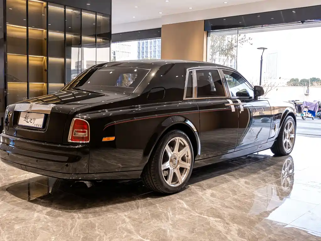 Rolls-Royce Phantom 2013 — фото 2