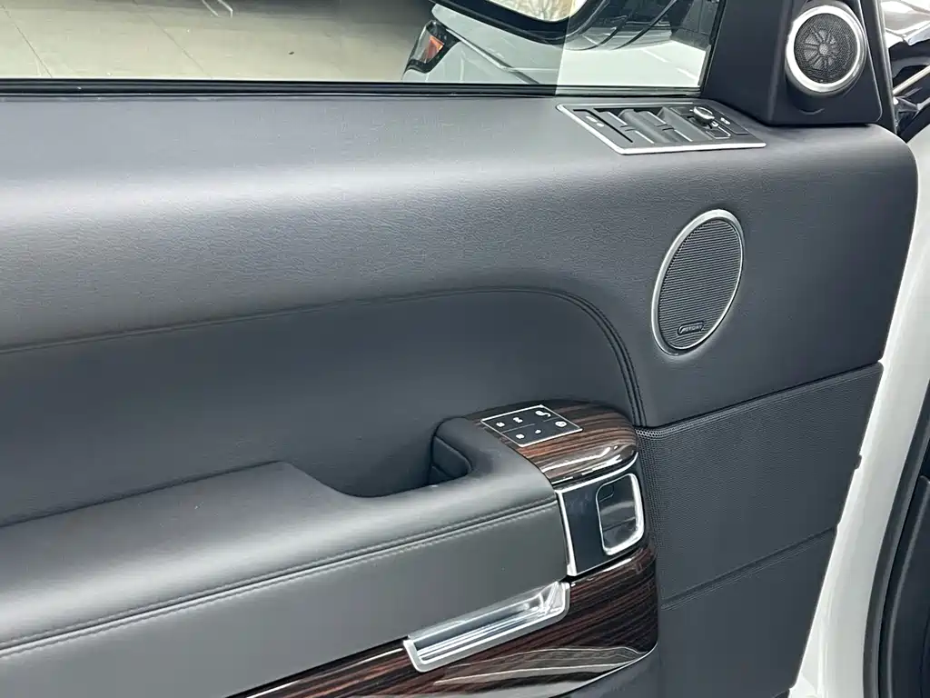 Land Rover Range Rover 2017 — фото 14