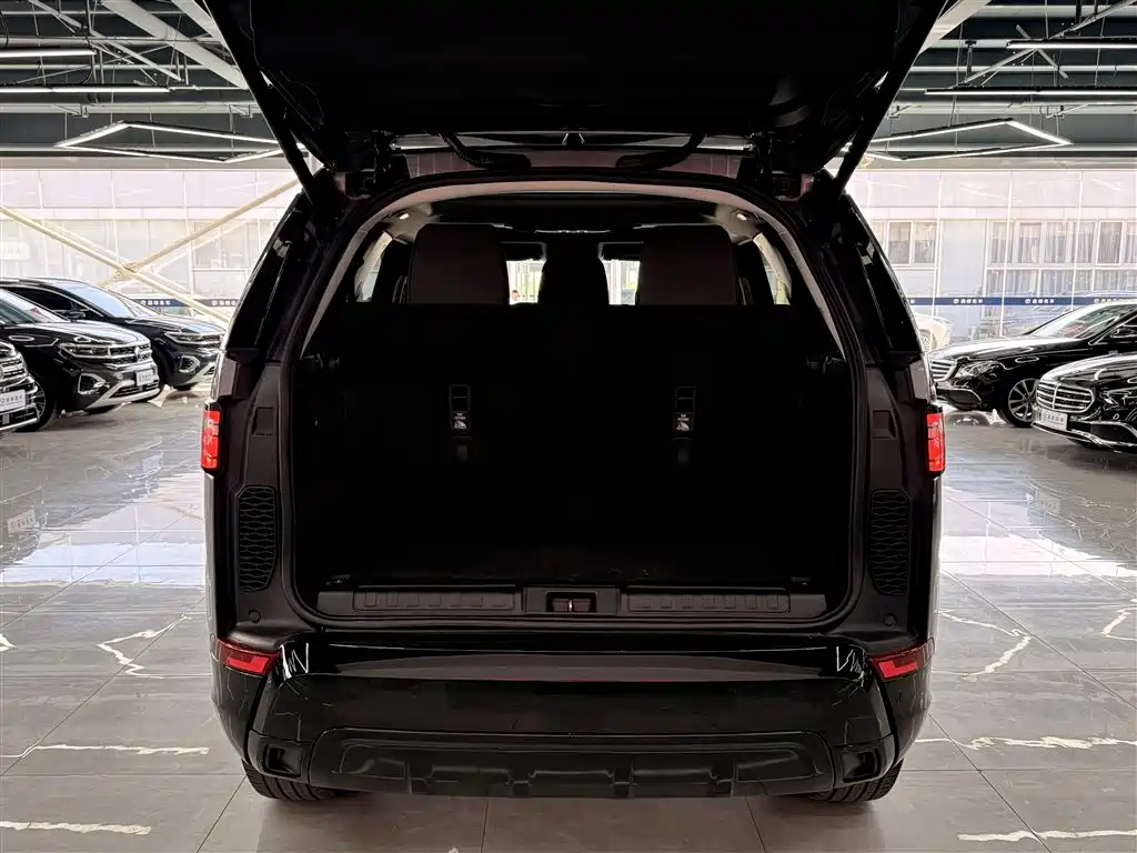 Land Rover Discovery 2020 — фото 30