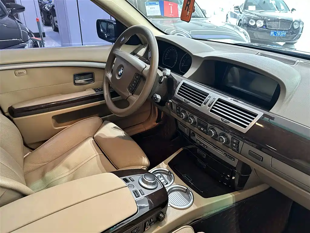 BMW 7 Series 2007 — фото 20