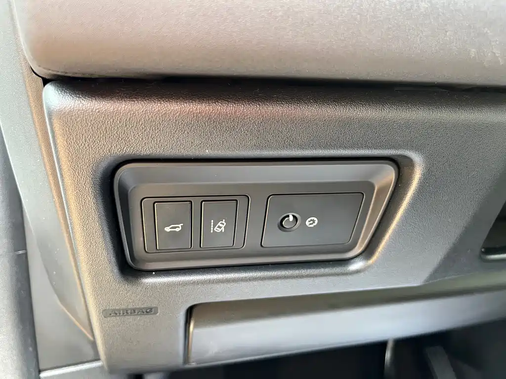 Land Rover Discovery Sport 2018 — фото 13