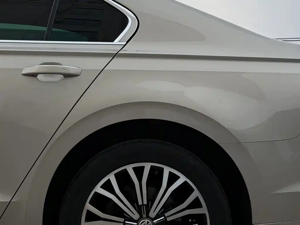 Volkswagen Phideon 2018 — фото 14