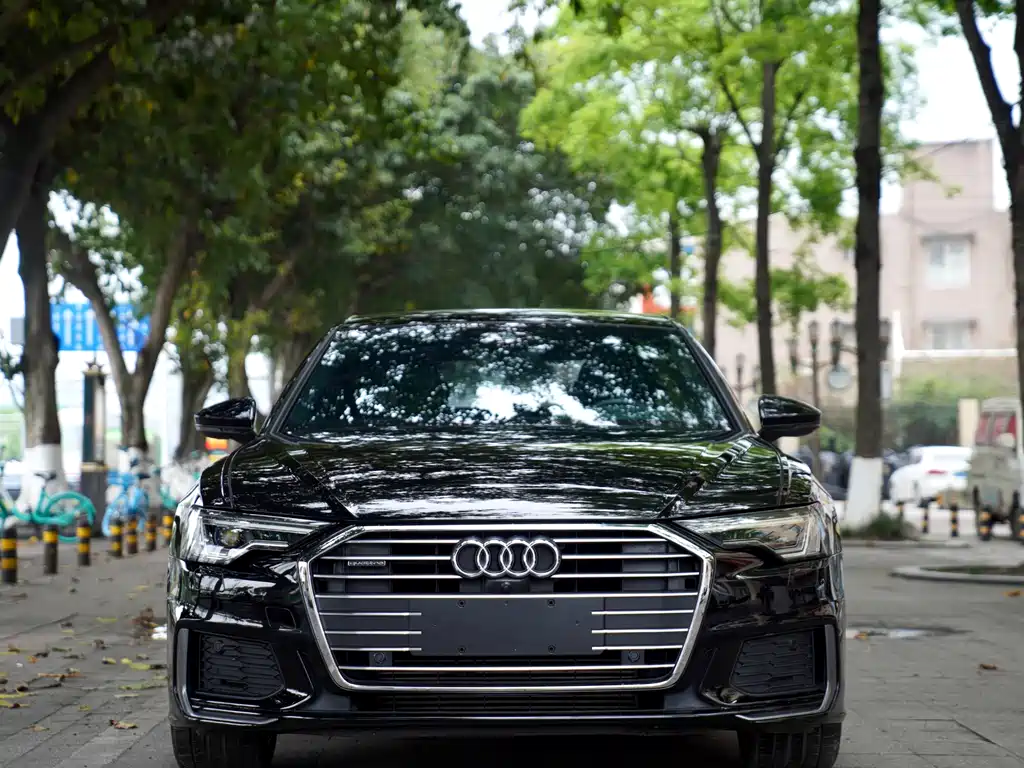 Audi A6L 2021 — фото 1