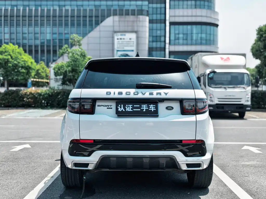 Land Rover Discovery Sport 2023 — фото 5