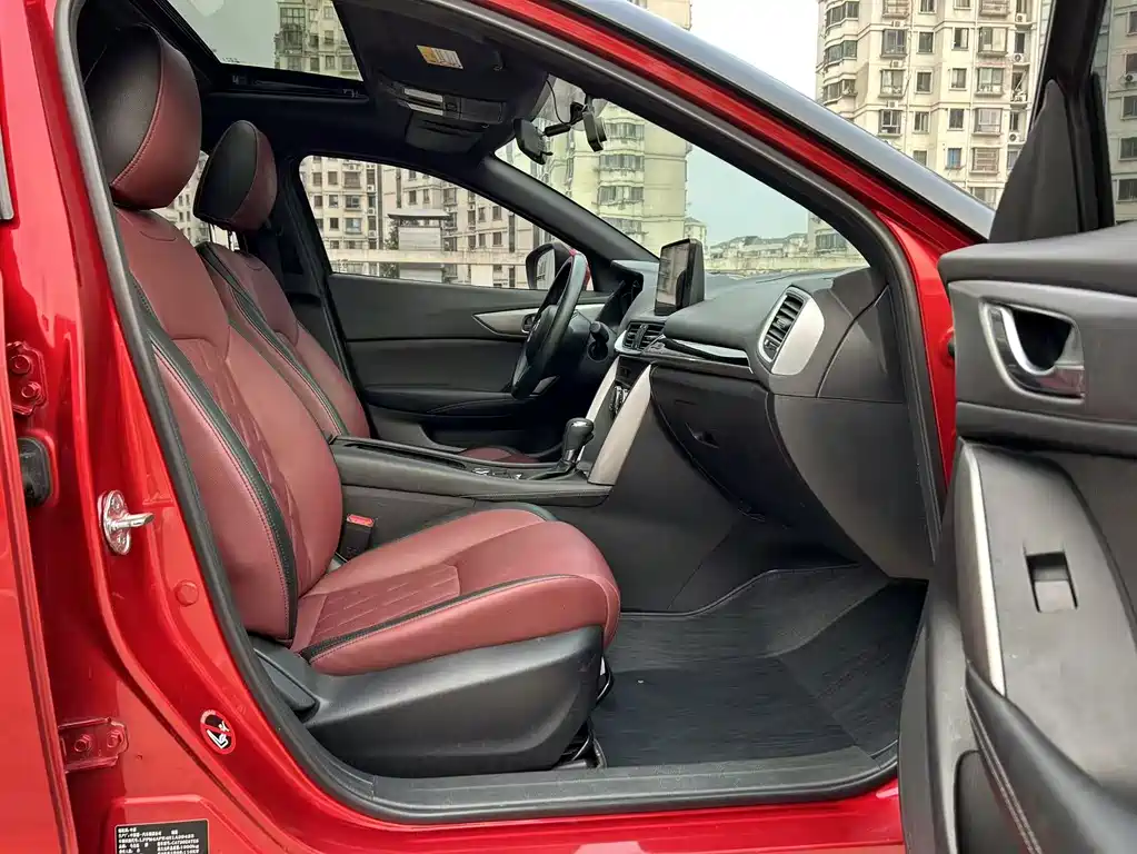 Mazda CX-4 2017 — фото 18