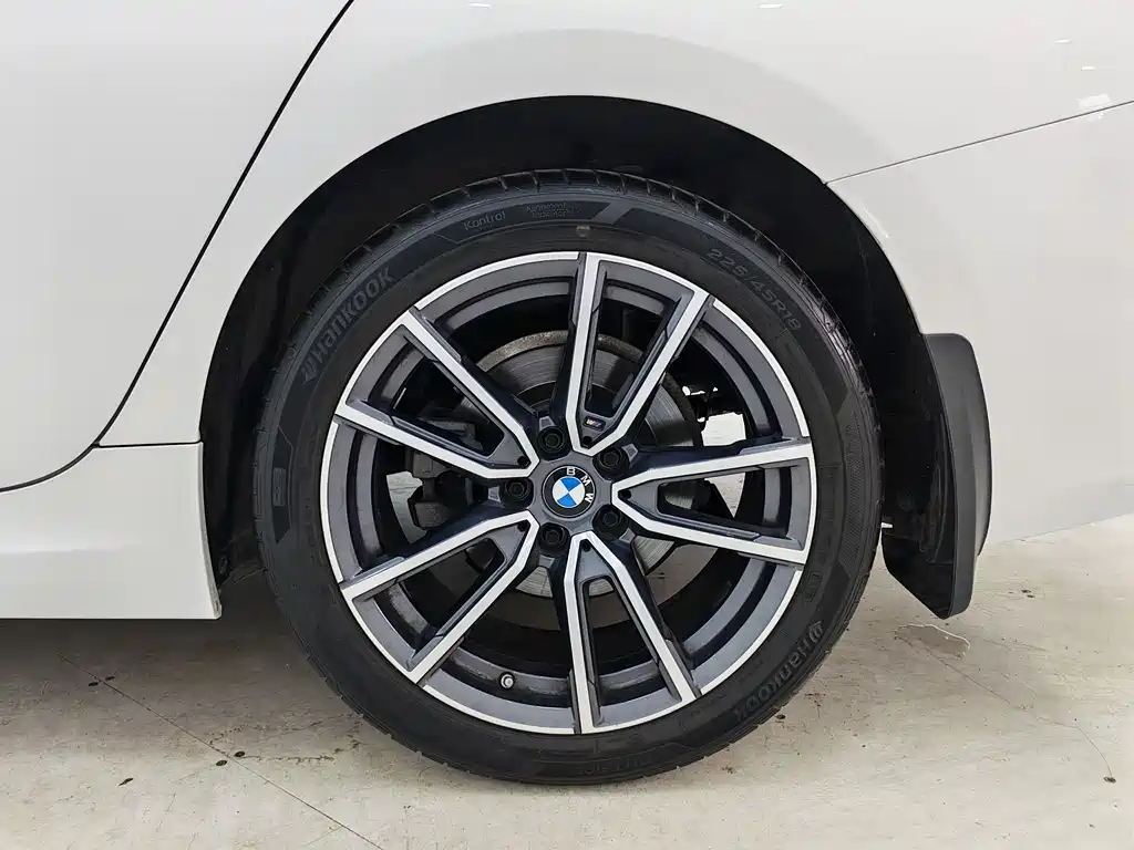 BMW 3 Series 2023 — фото 17