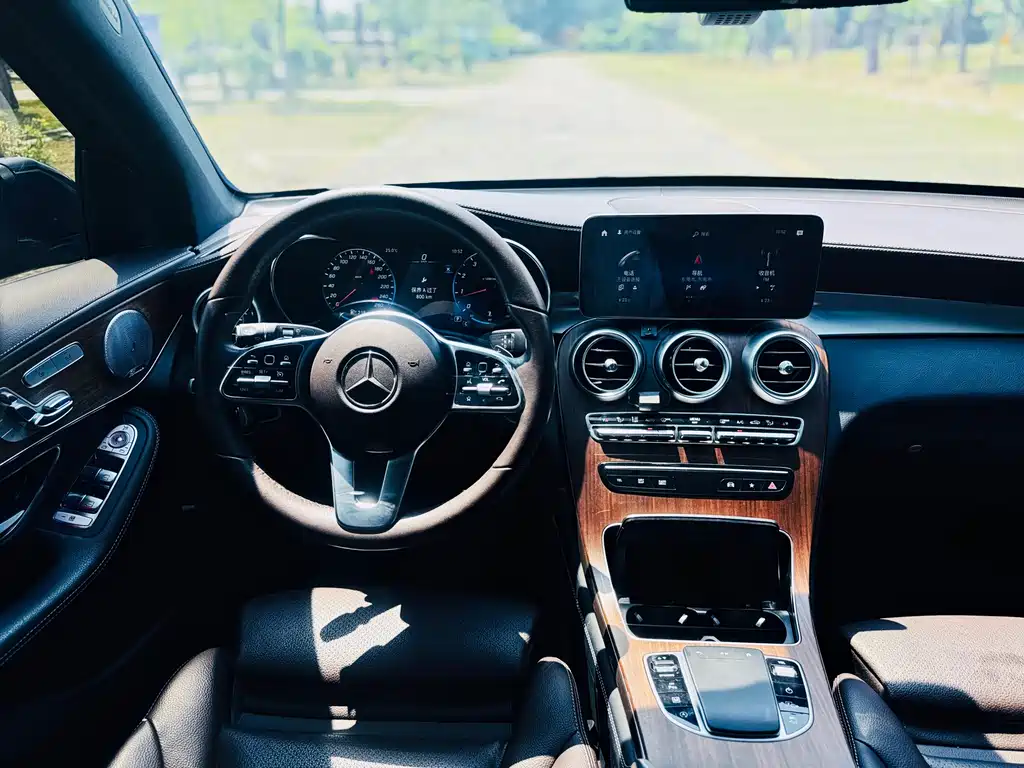 Mercedes-Benz GLC 2019 — фото 15