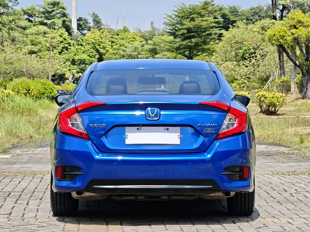 Honda Civic 2019 — фото 18