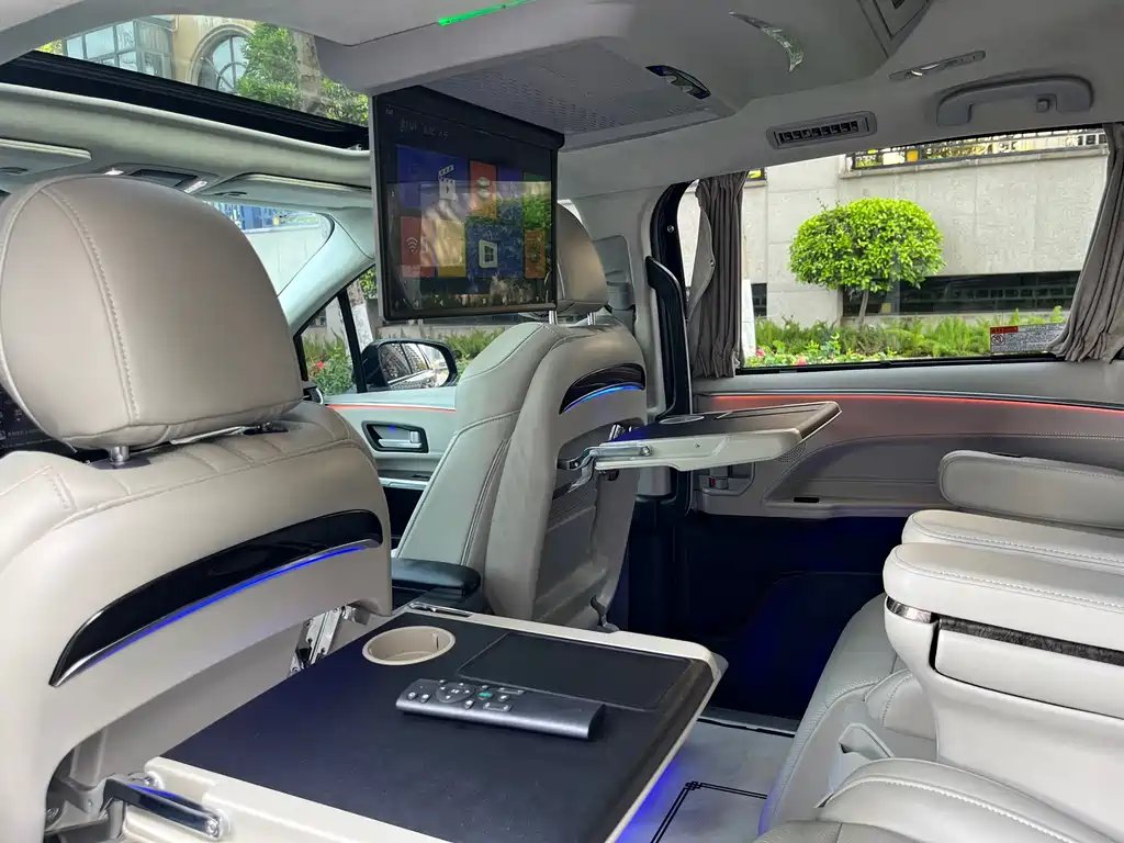 Toyota Sienna 2023 — фото 14