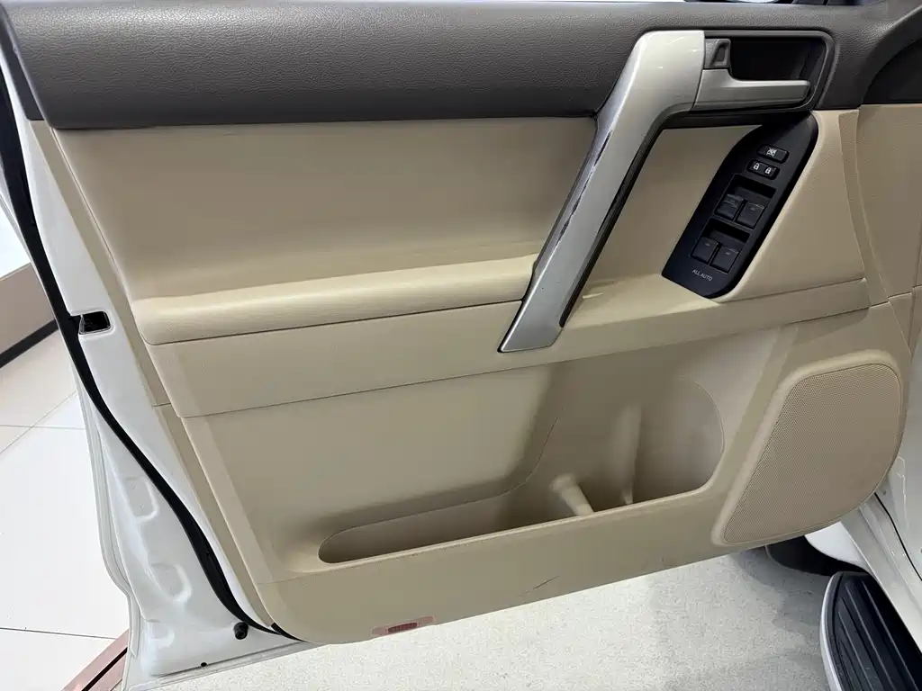 Toyota Prado 2018 — фото 10
