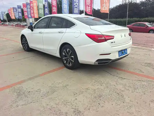 Hongqi H5 2020