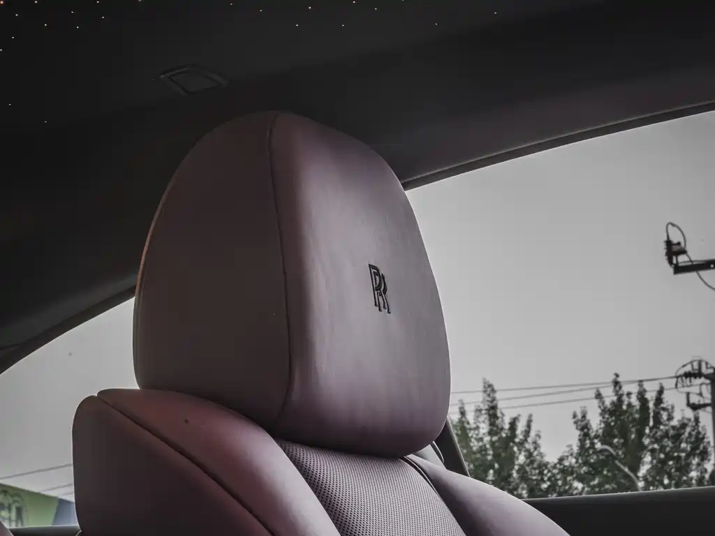 Rolls-Royce Wraith 2021 — фото 17