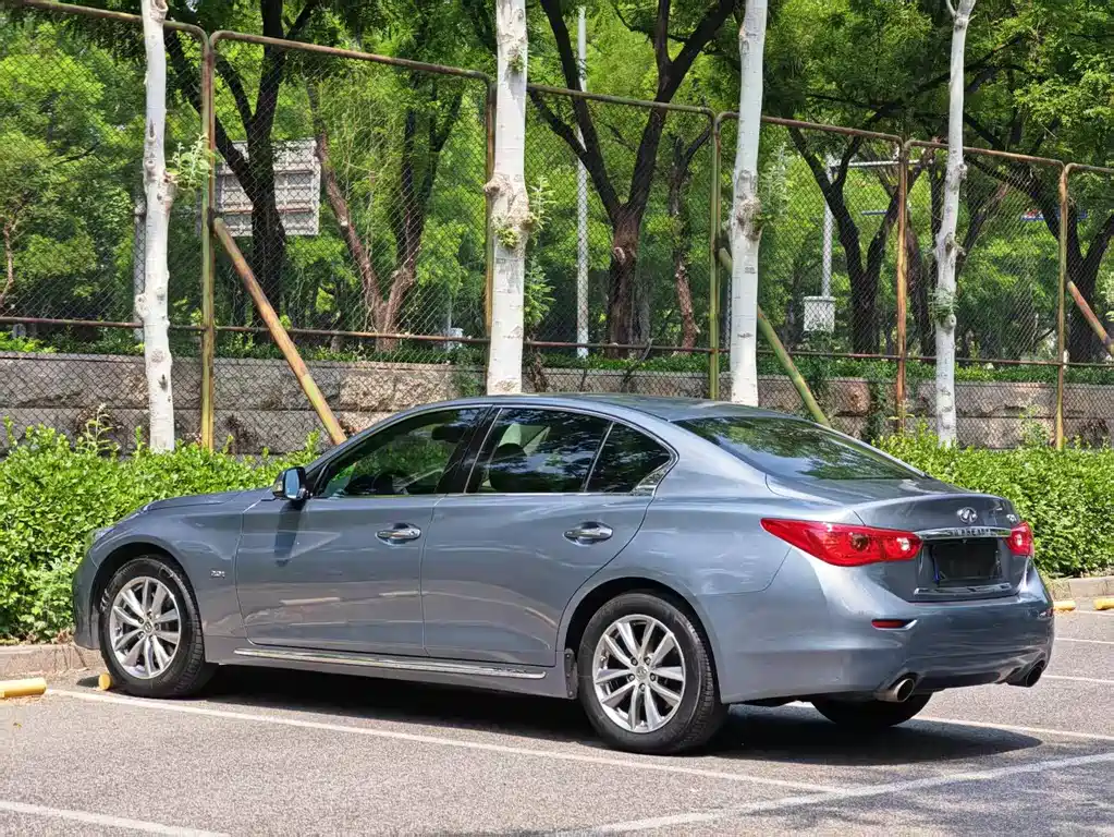 Infiniti Q50L 2015 — фото 12