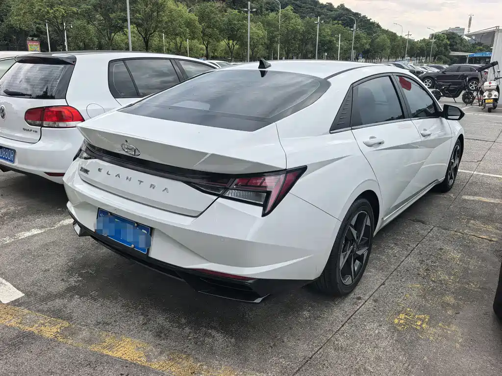 Hyundai Elantra 2023
