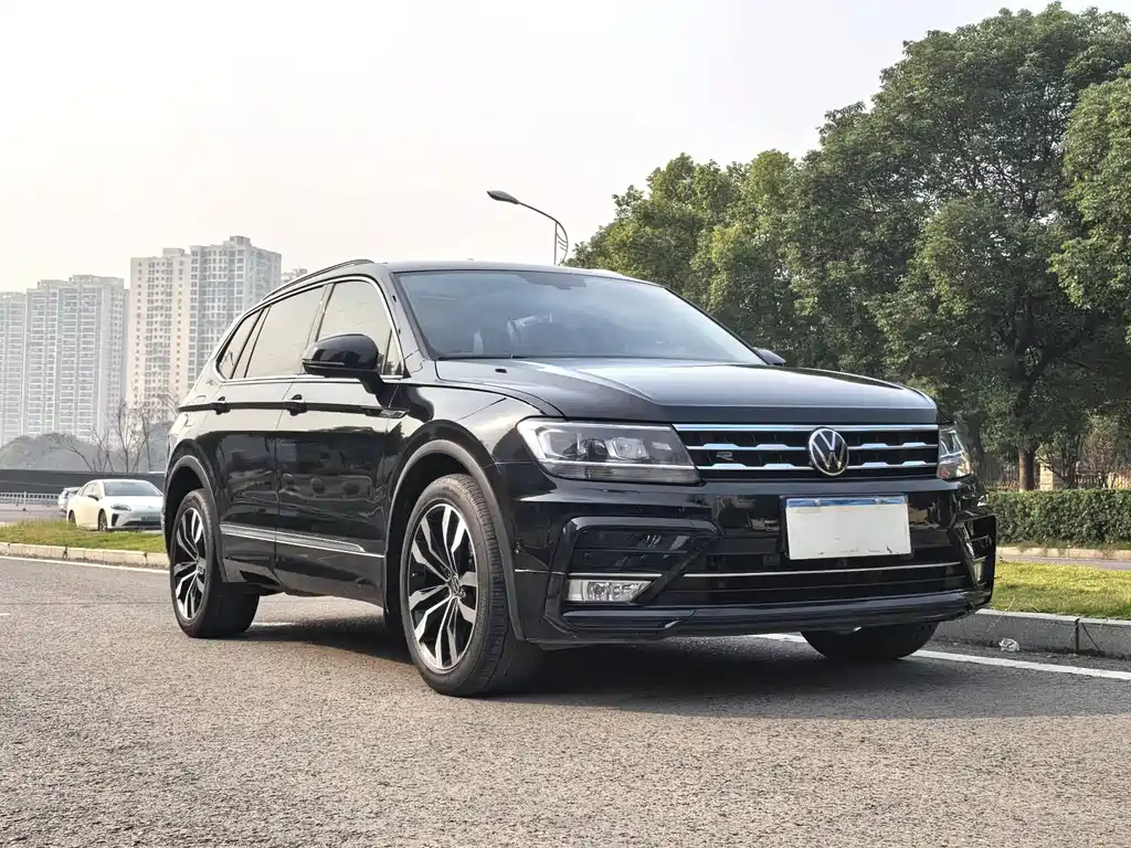 Volkswagen Tiguan L 2021 — фото 3