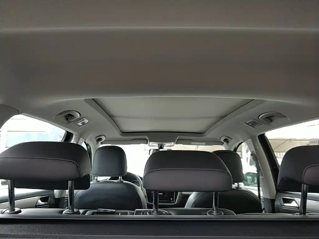 Volkswagen Tiguan L 2020 — фото 18