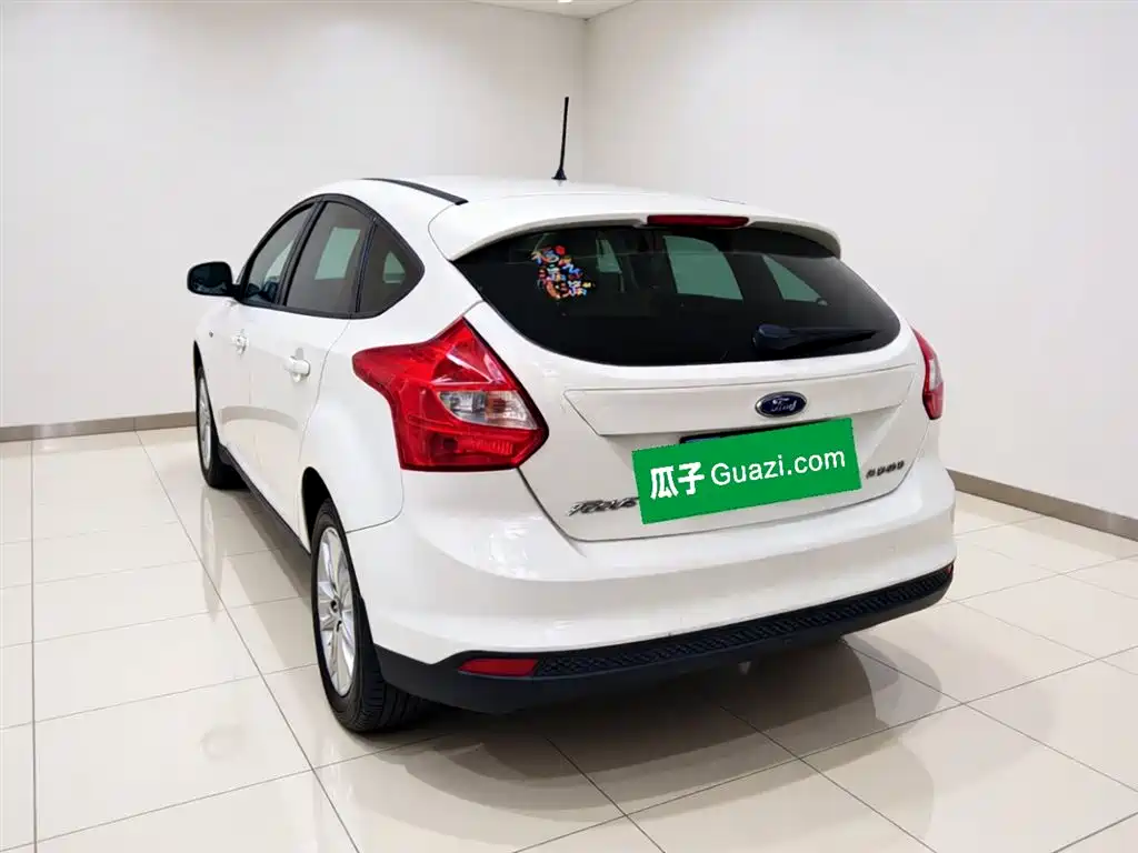 Ford Focus 2014 — фото 4