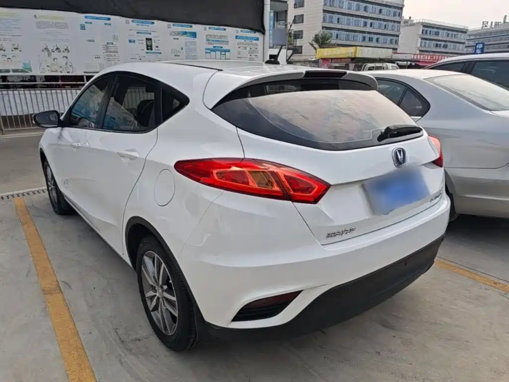Changan Eado XT 2015