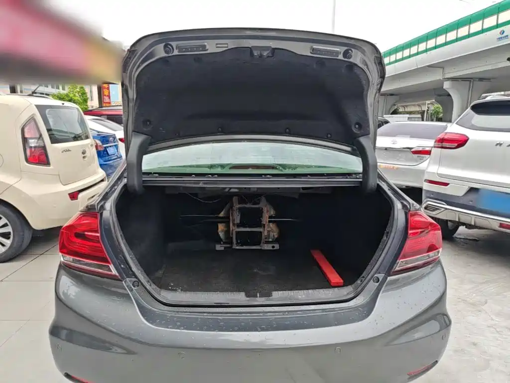 Honda Civic 2015 — фото 19