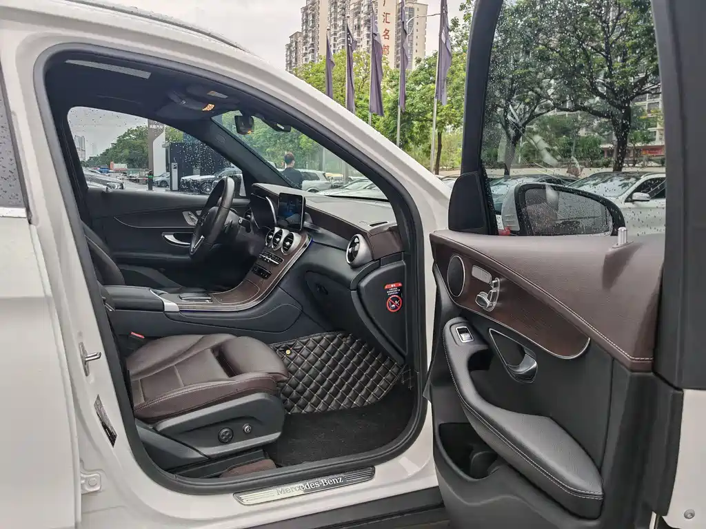 Mercedes-Benz GLC 2021 — фото 18