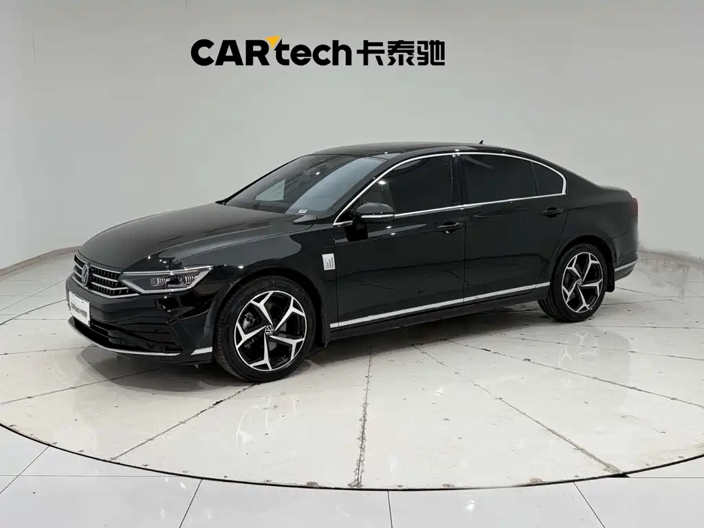 Volkswagen Magotan 2025