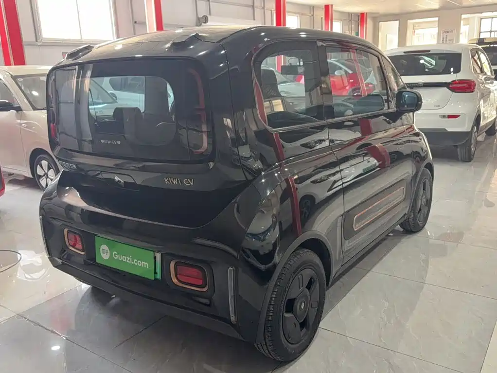 Baojun KiWi EV 2022 — фото 11
