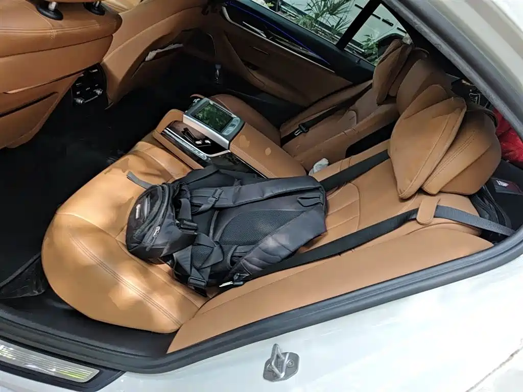 BMW 5 Series 2020 — фото 18