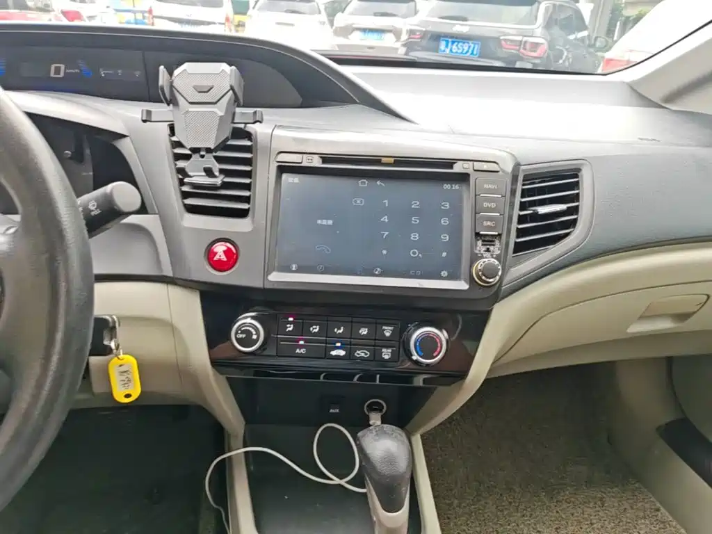 Honda Civic 2015 — фото 13