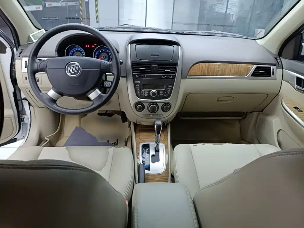 Buick Excelle 2015 — фото 10