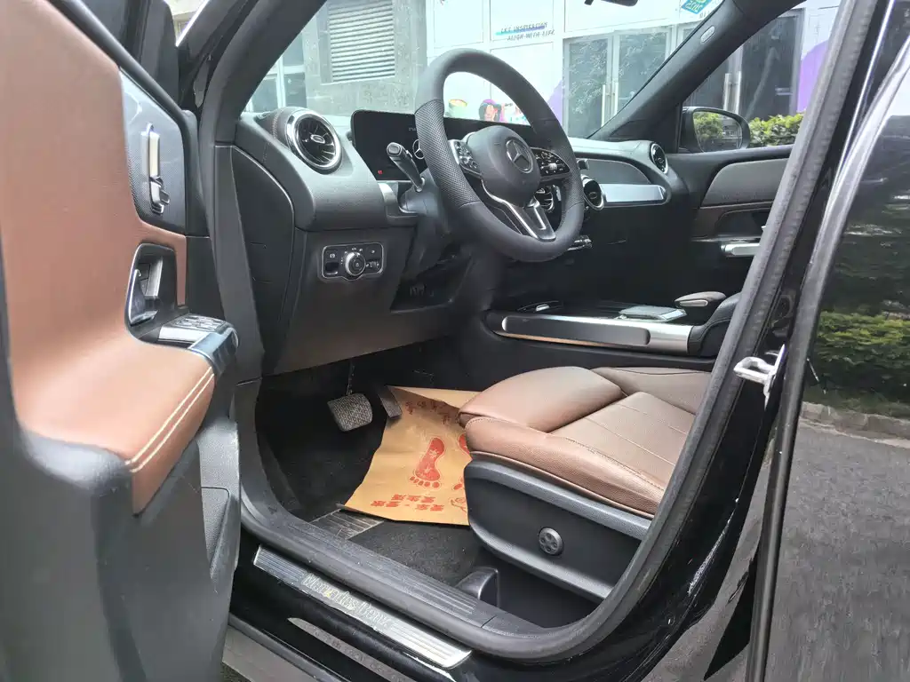 Mercedes-Benz GLB 2021