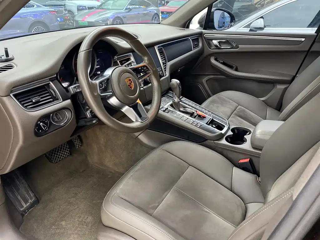 Porsche Macan 2017 — фото 13