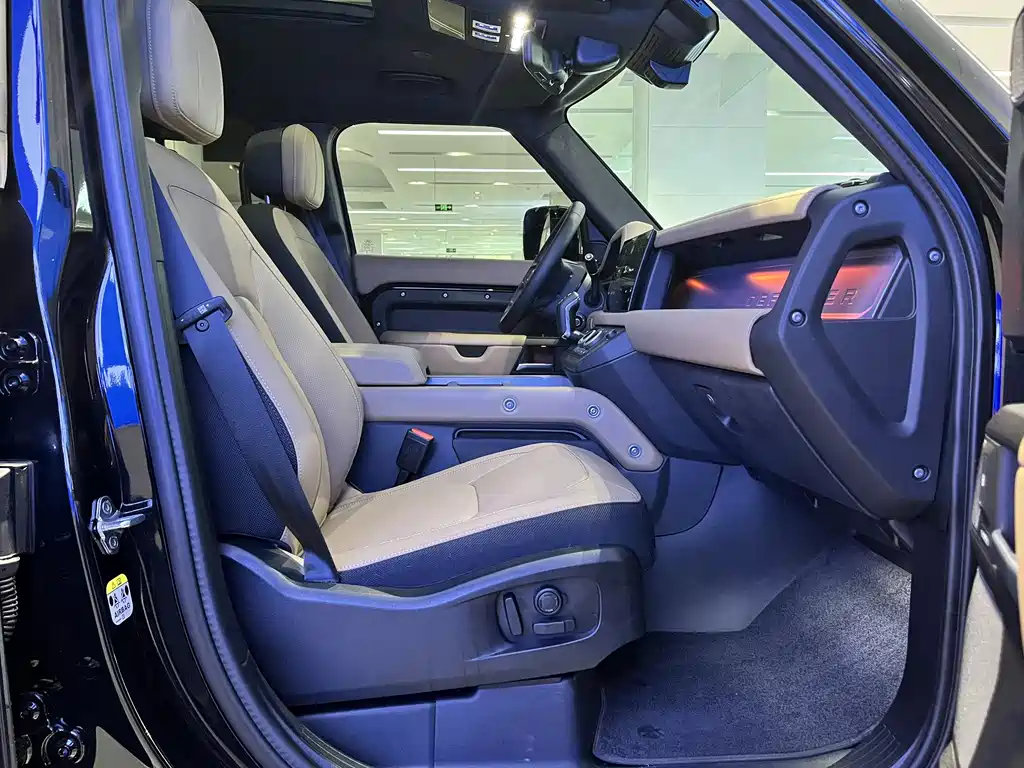 Land Rover Defender 2026 — фото 10