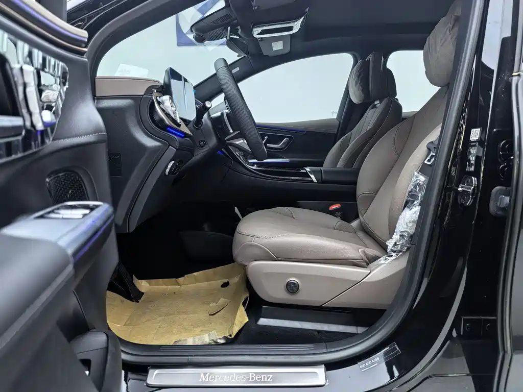 Mercedes-Benz EQE SUV 2025 — фото 13