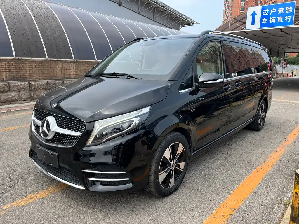 Mercedes-Benz V-Class 2020 — фото 1