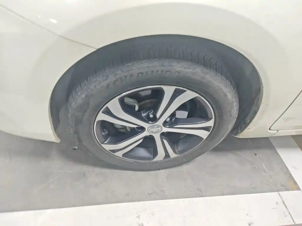 Nissan Tiida 2018 — фото 23