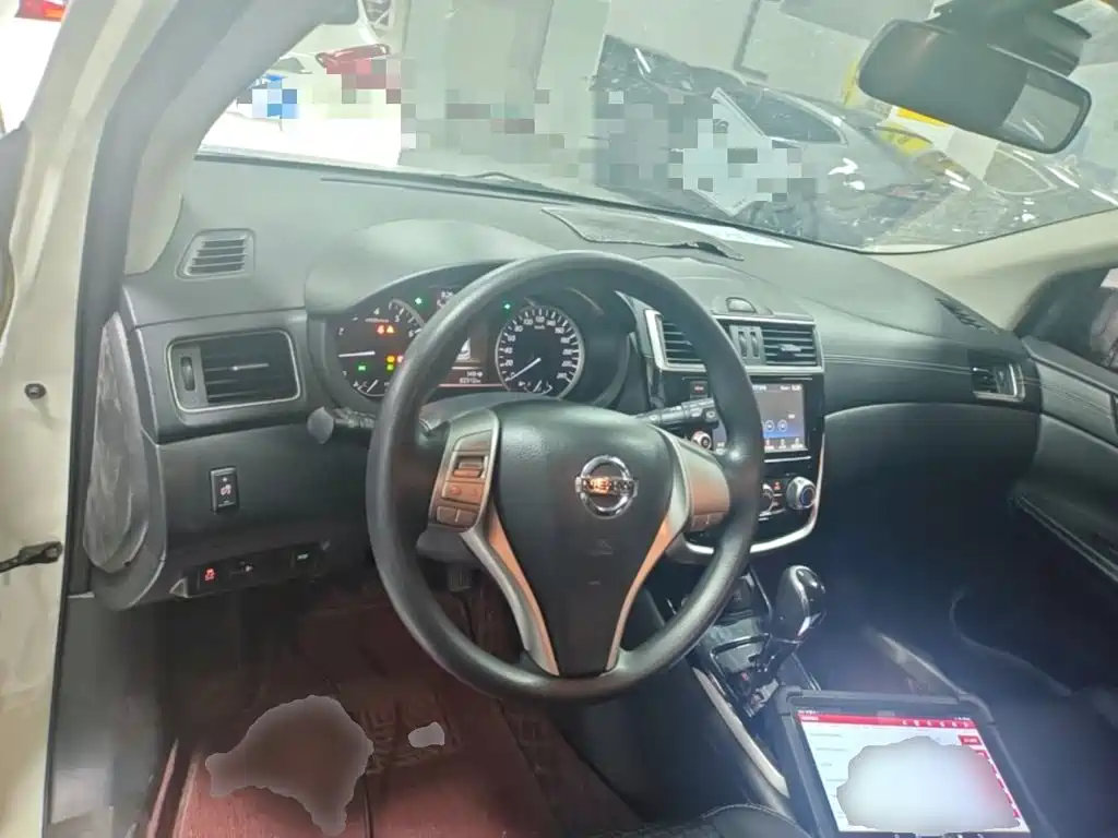 Nissan Tiida 2018 — фото 10