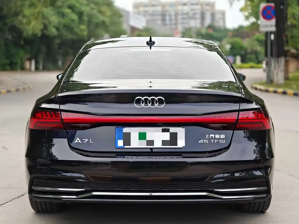 Audi A7L 2024 — фото 17