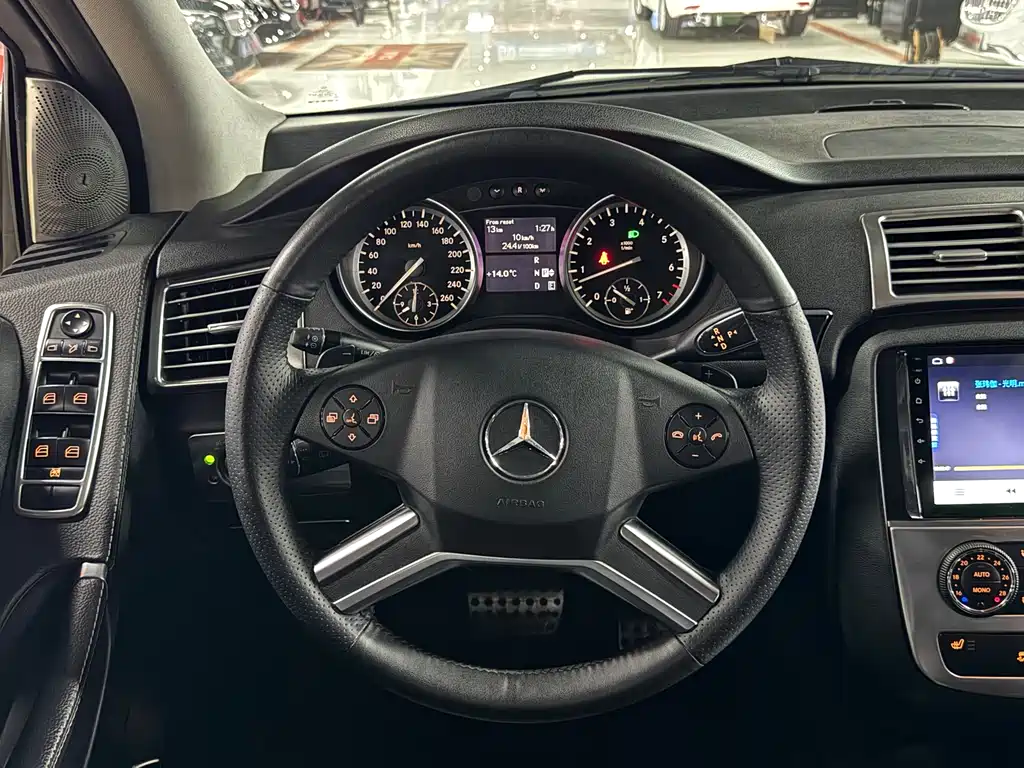 Mercedes-Benz R-Class 2018 — фото 16
