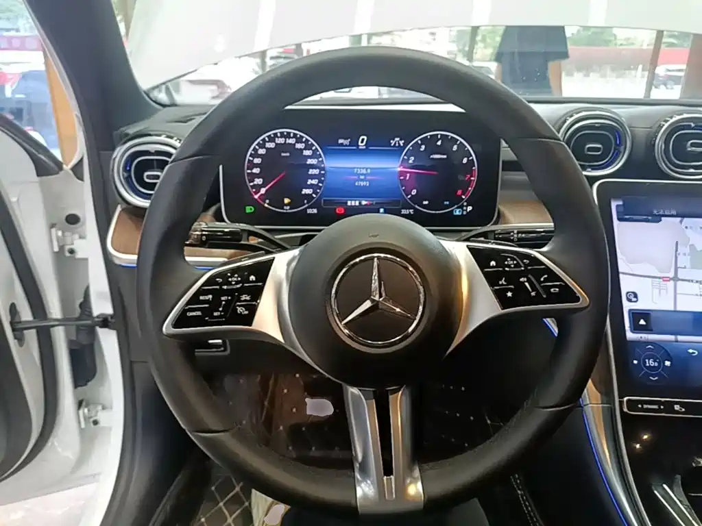 Mercedes-Benz C-Class 2023 — фото 11
