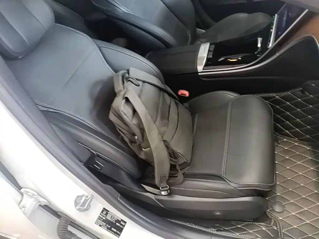 Mercedes-Benz C-Class 2023 — фото 25