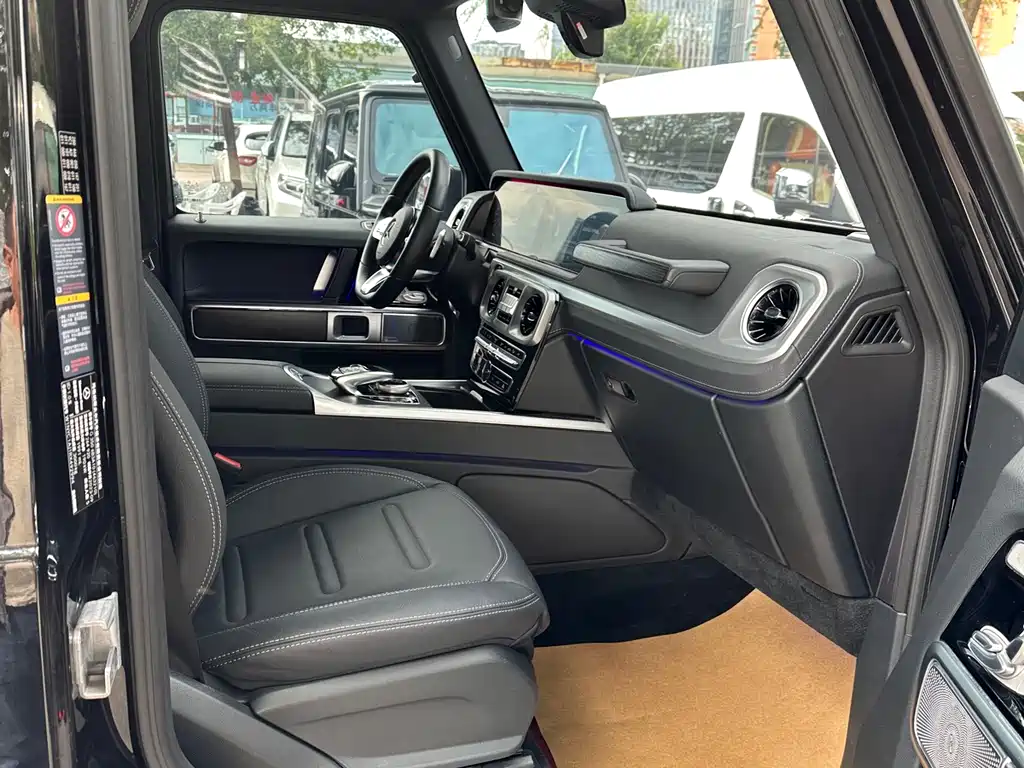Mercedes-Benz G-Class 2024 — фото 16