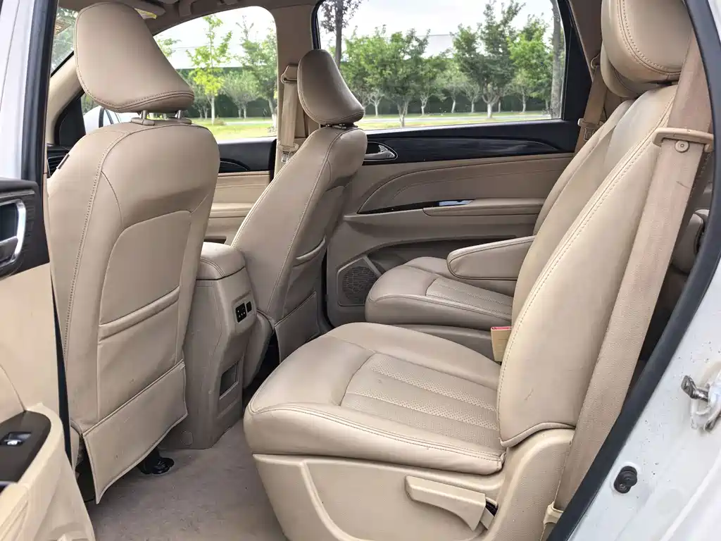 Baojun 730 2015