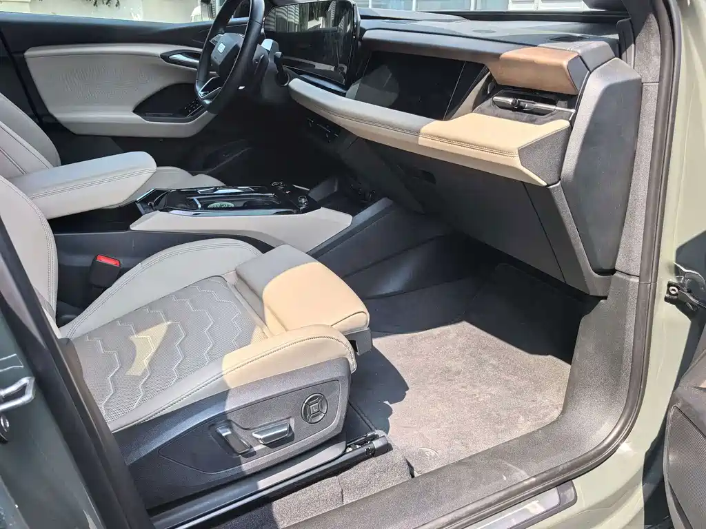 Audi Q6L Sportback E-Tron 2025 — фото 14