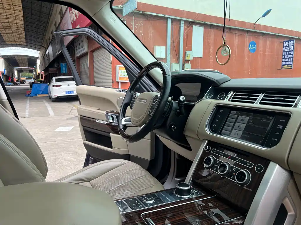 Land Rover Range Rover 2015 — фото 9