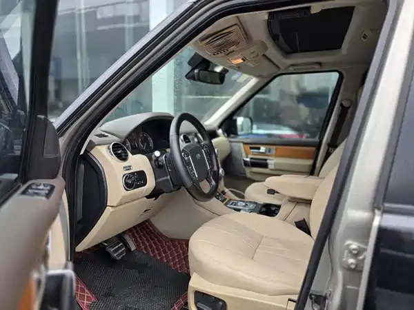 Land Rover Discovery 2013