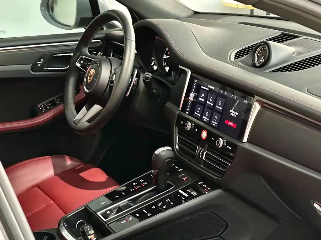 Porsche Macan 2023 — фото 21