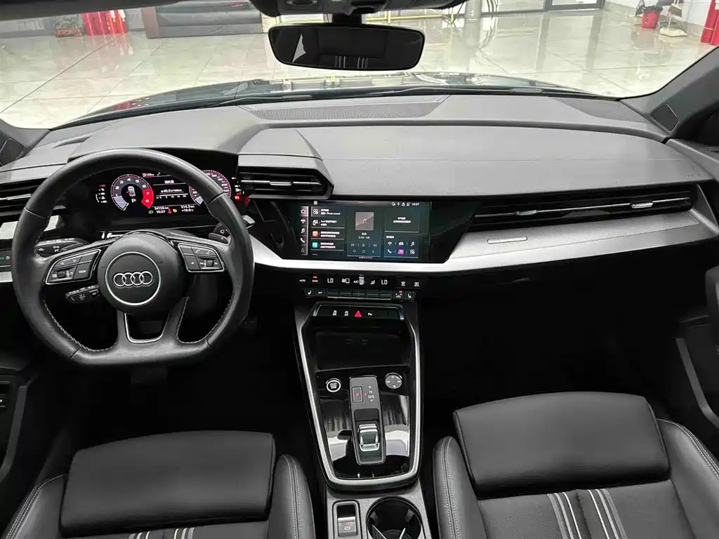 Audi A3 2023 — фото 2