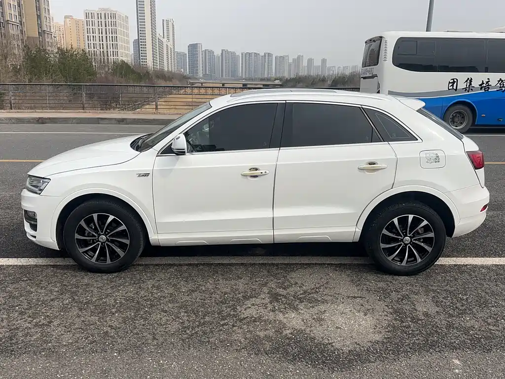 Zotye SR7 2016 — фото 10