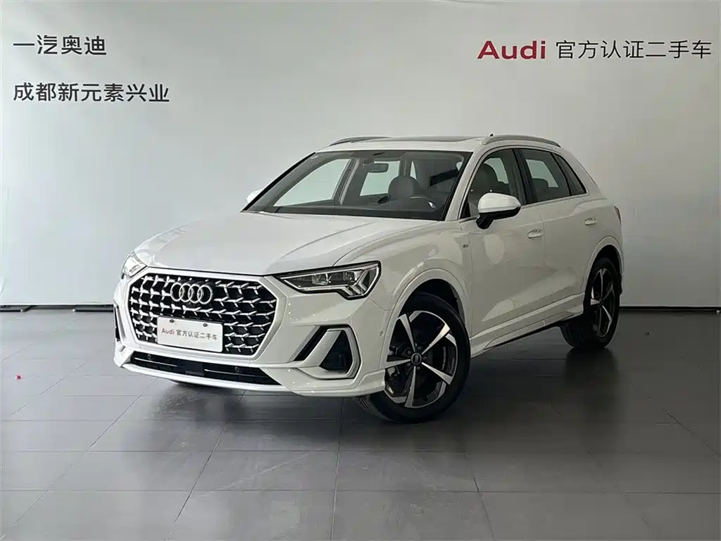 Audi Q3 2024 — фото 1