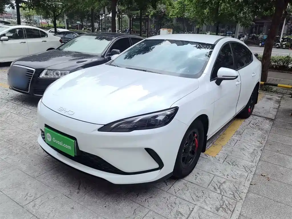 BYD Seal 05 DM-i 2025 — фото 2